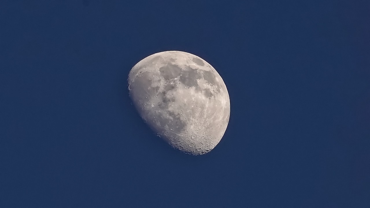 Mond 0